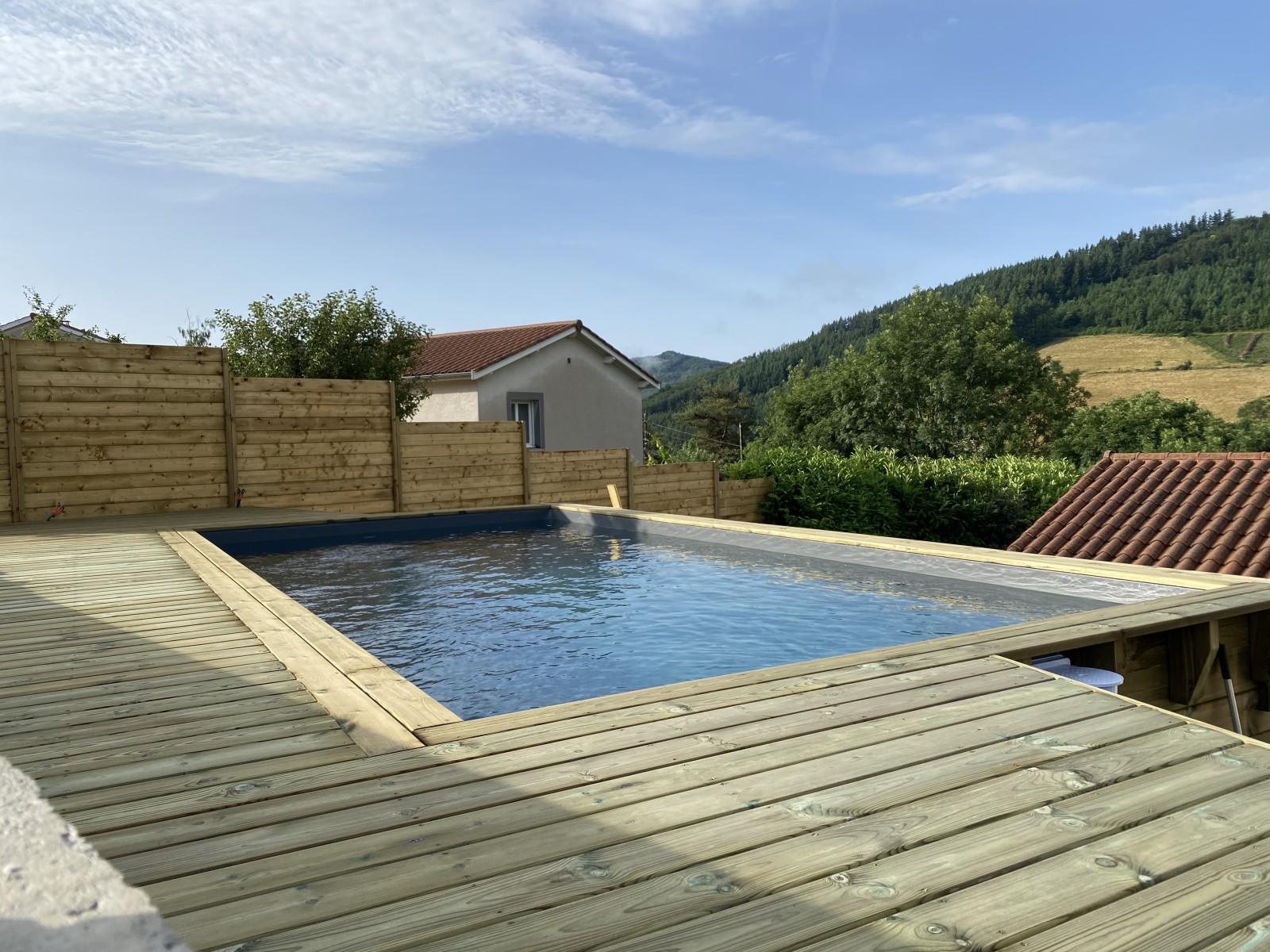 Piscine bois à Valsonne