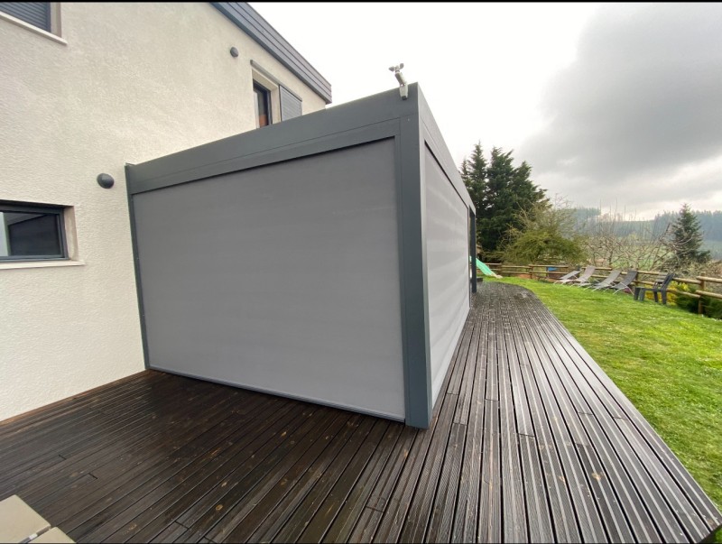 Pergola Bioclimatique à Lyon – Conception et Pose Professionnelle