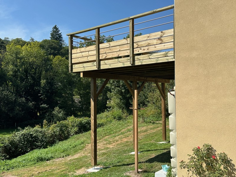 Garde corps bois et inox à Claveisolles