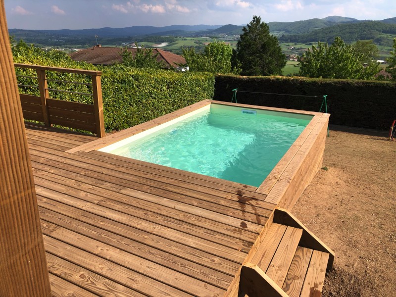 Construction d’une piscine en bois de moins de 10 mètre carré à Saint-Loup dans le Rhône.