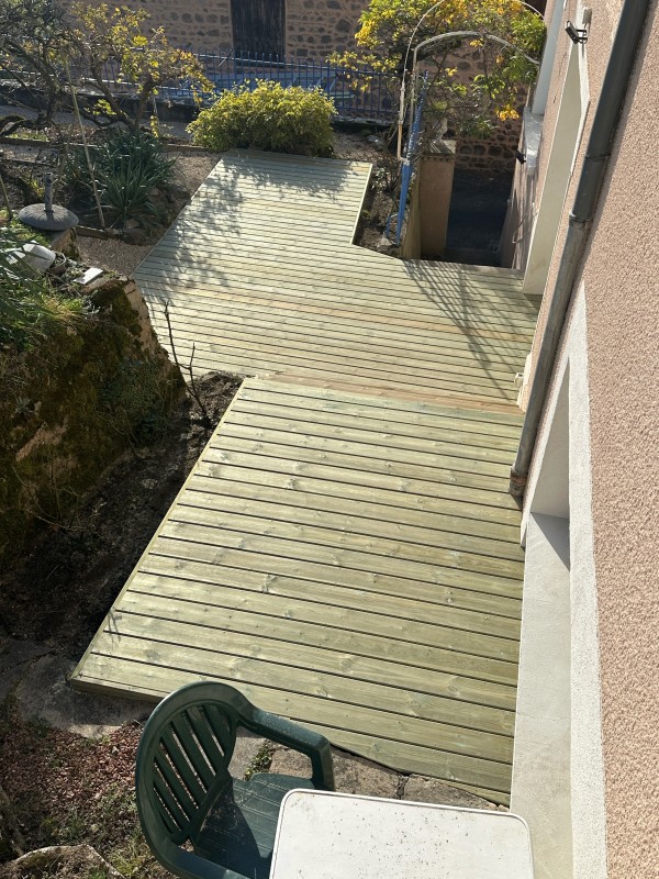 Terrasse en Bois à Lyon Est – Espaces Extérieurs pour Jardins & Terrasses