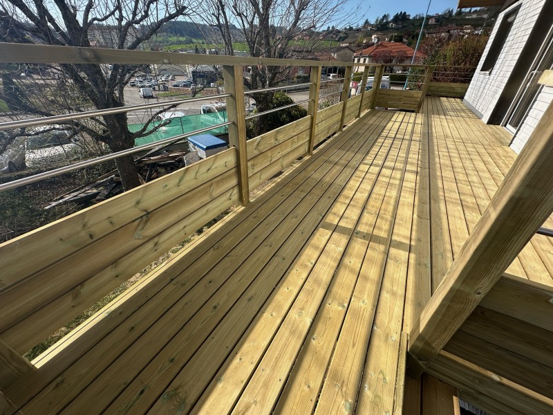 Terrasse en Bois à La Tour‑de‑Salvagny – Terrasse Confortable et Esthétique