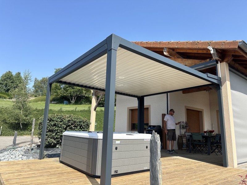 Pergola Bioclimatique à Lyon – Conception et Pose Professionnelle
