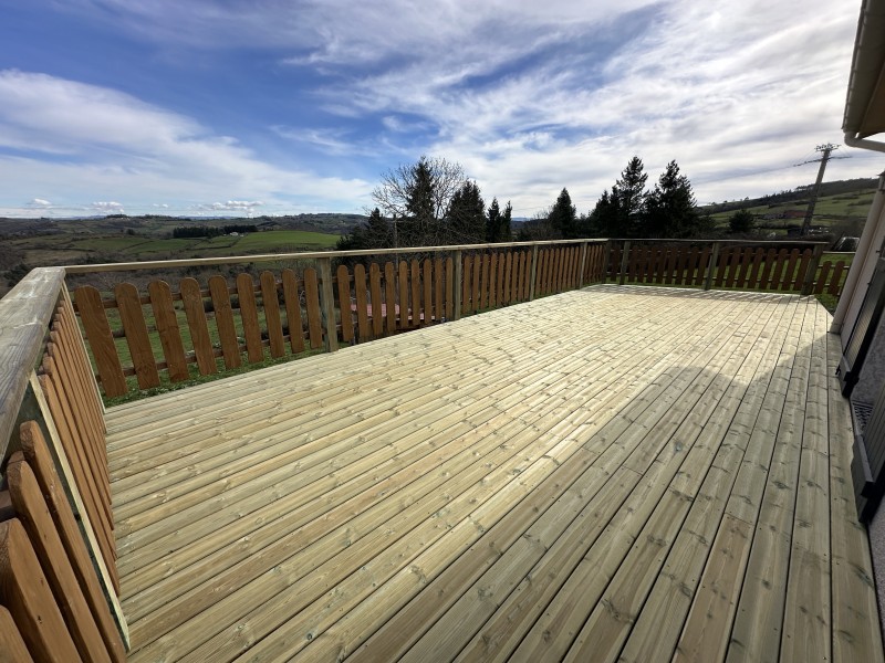 Installation de Terrasse en Bois à Limonest – Terrasse Design et Sur Mesure