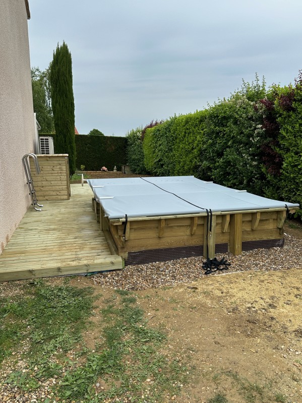 Piscine en Bois à Belleville-sur-Saône – Piscine et Terrasse Bois sur Mesure