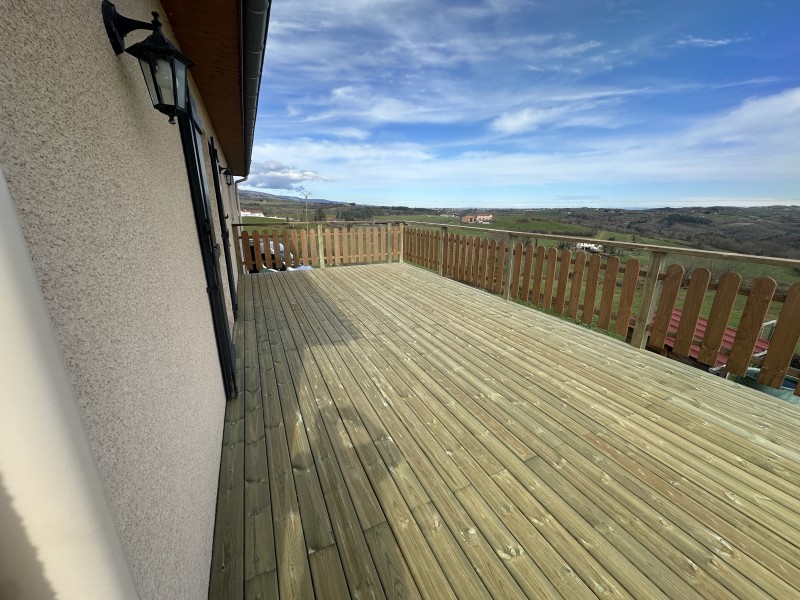 Terrasse en Bois à Écully – Terrasse Aluminium & Bois pour Jardin