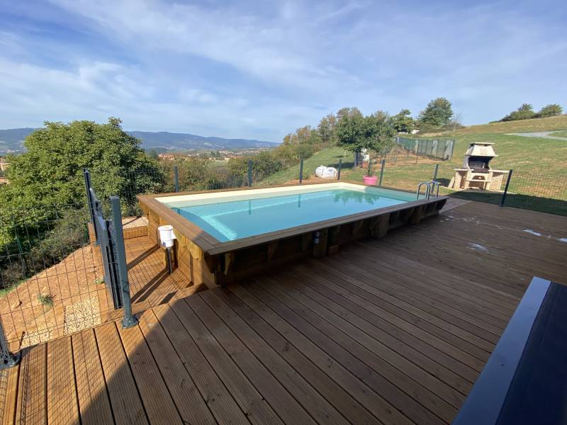 Piscine bois 3 x 6 mètres avec terrasse bois douglas à Amplepuis