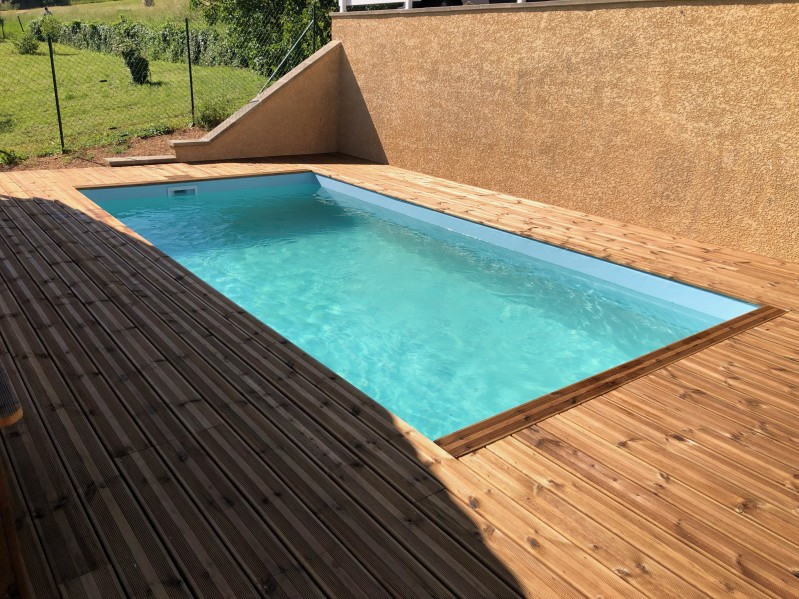 Piscine en Bois à Lyon Nord – Piscine Extérieure Bois Résistante aux Intempéries