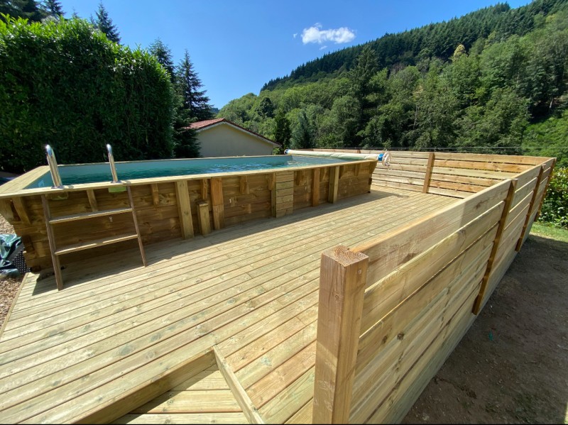 Piscine bois semi enterré à Tarare