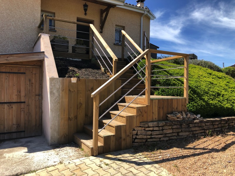 Escaliers bois à Cublize