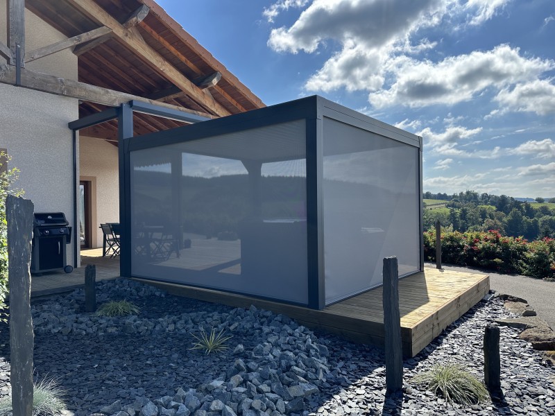 Pose de Pergola Bioclimatique à Tassin-la-Demi-Lune – Terrasse Design et Durable